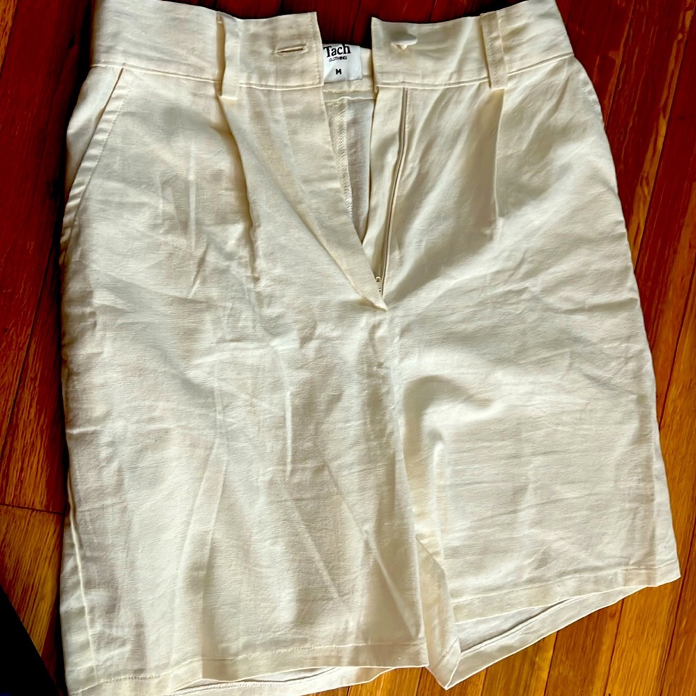 Beautiful cream colored shorts, never worn but no tags. Perfect for summer